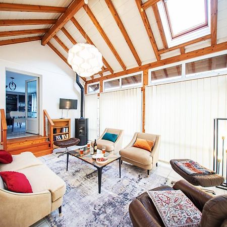 La Coquette ! Maison Au Coeur De La Bresse Avec Veranda Barbecue Garage Baby-Foot Et Barre De Son エクステリア 写真