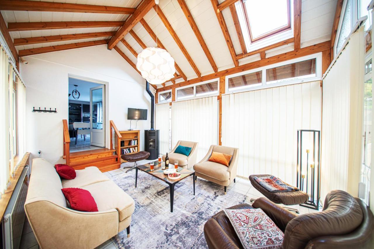 La Coquette ! Maison Au Coeur De La Bresse Avec Veranda Barbecue Garage Baby-Foot Et Barre De Son エクステリア 写真